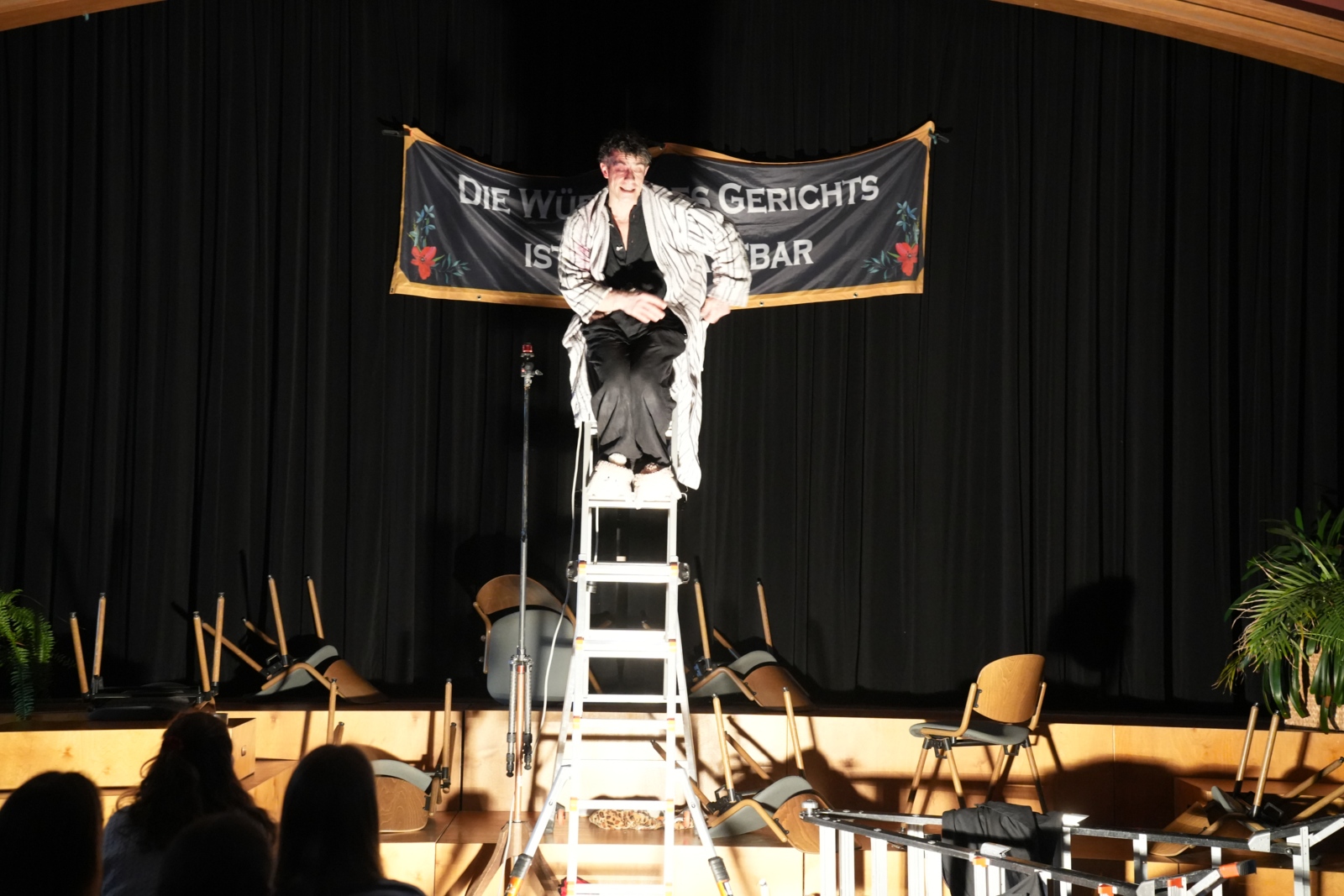 Das Überall-Theater in unserer Aula