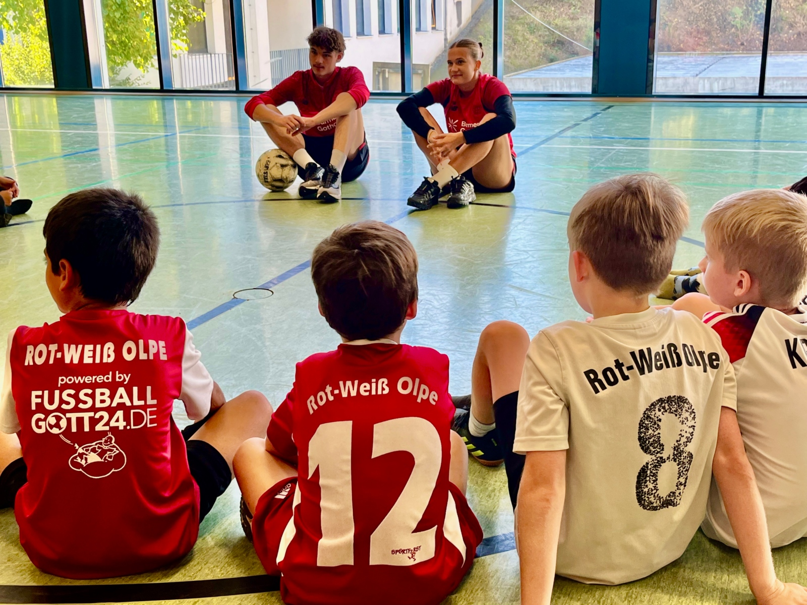 Spannende Fragerunde - Julia Mickenhagen und Ole Klaßen stehen Rede und Antwort