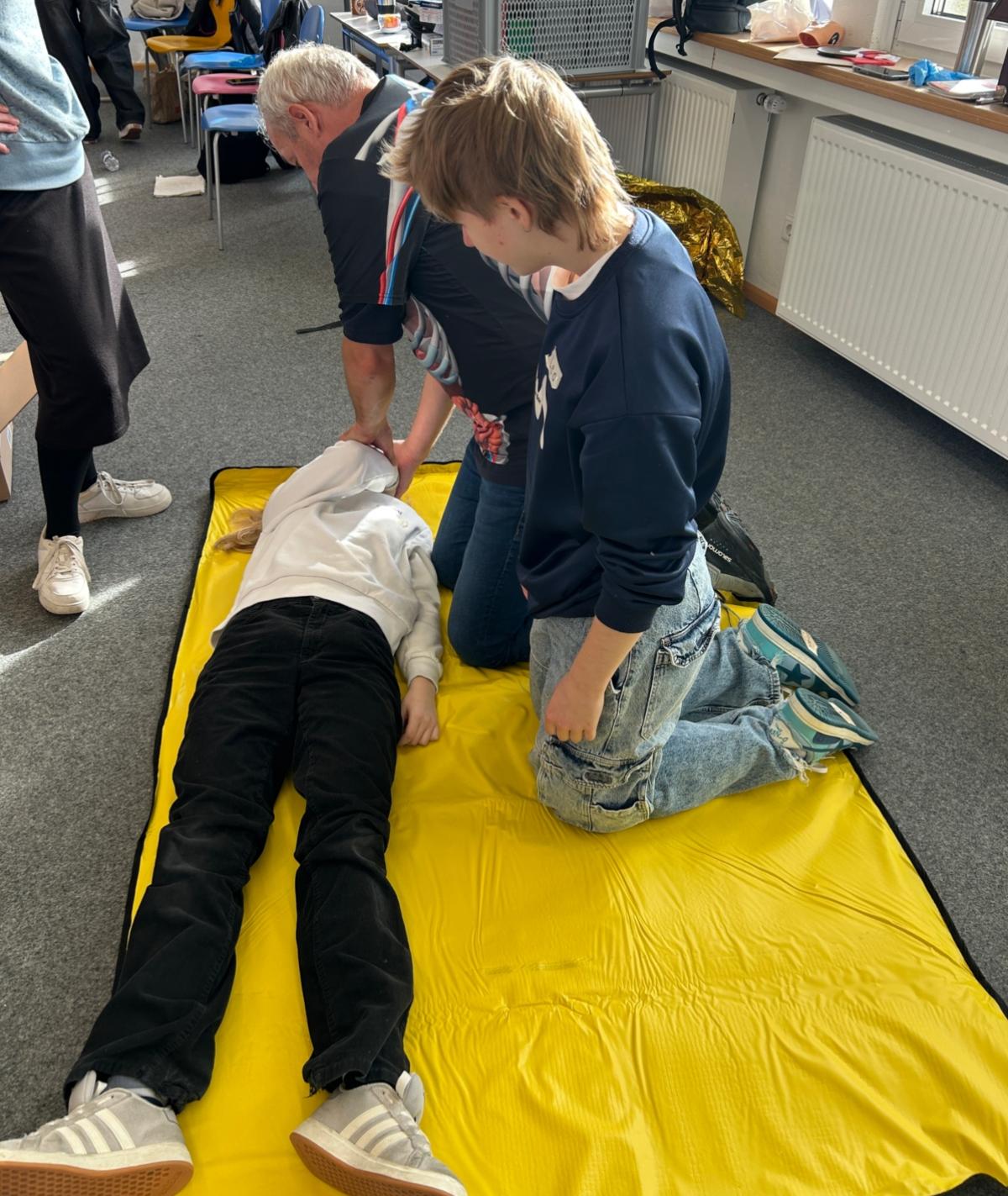 Schul-SanitäterInnen Ausbildung